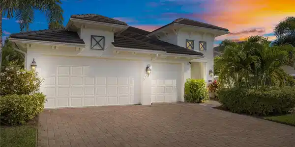 1425 Lilys Cay Cir
