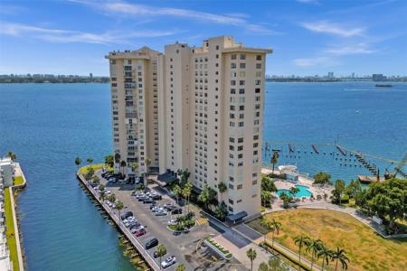 11111 Biscayne Blvd