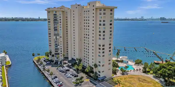 11111 Biscayne Blvd