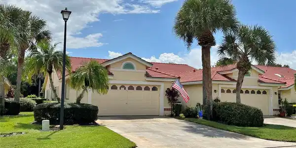 3768 SW Whispering Sound Dr