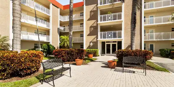 3100 NE 48th Ct