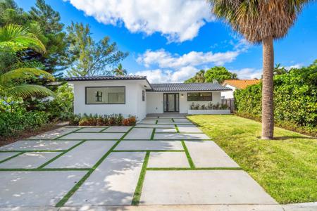 9232 Byron Ave