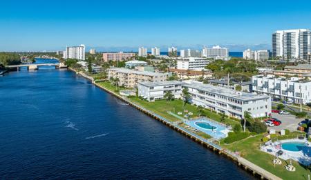 1001 N Riverside Dr