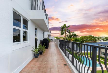 615 Bayshore Dr