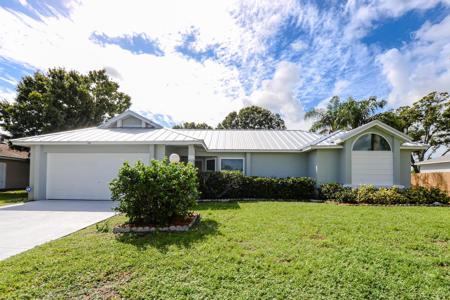 156 SW Glenwood Drive