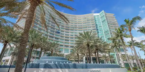 1 N Ocean Blvd
