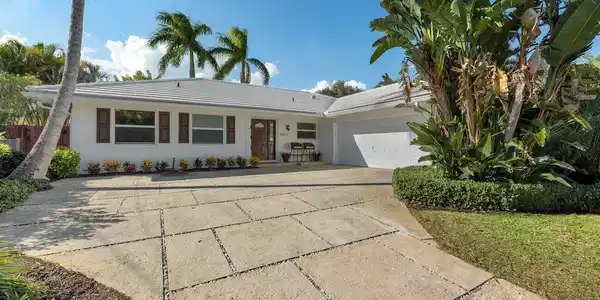 2607 Amherst Lane