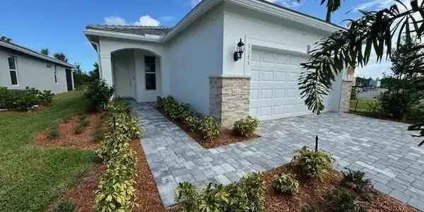 1375 Haven Circle