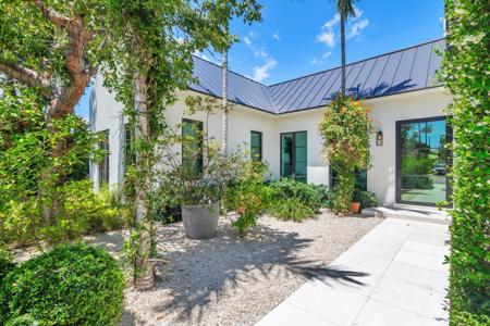 125 Alhambra Place
