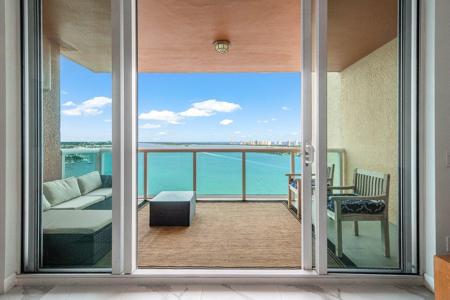 2650 Lake Shore Drive