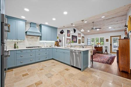 410 N Ocean Breeze