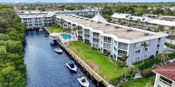 700 NE Harbour Terrace