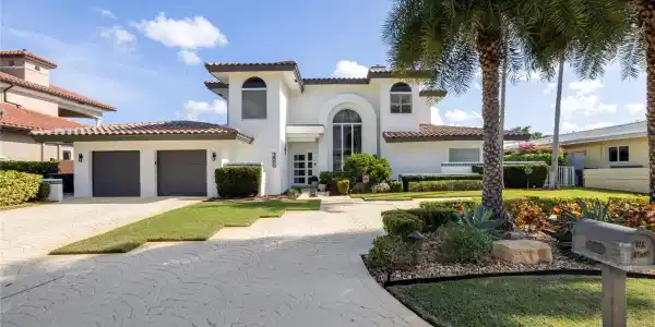 3800 NE 25th Ave