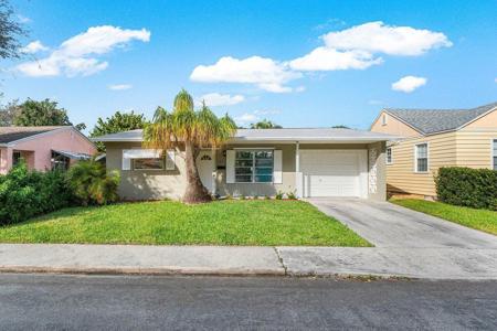 1217 N Ocean Breeze
