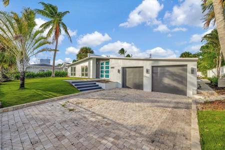 2201 Manatee Drive