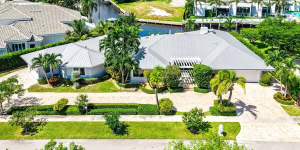 7425 NE Bay Cove Court