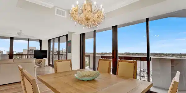 108 Lakeshore Drive