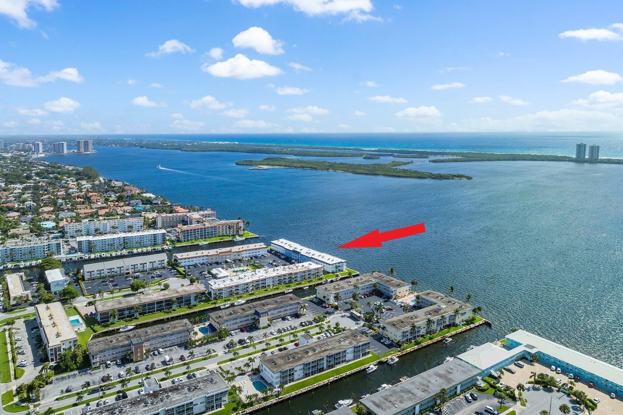 Image 2: 100 shore ct 105 aerial arrow 1