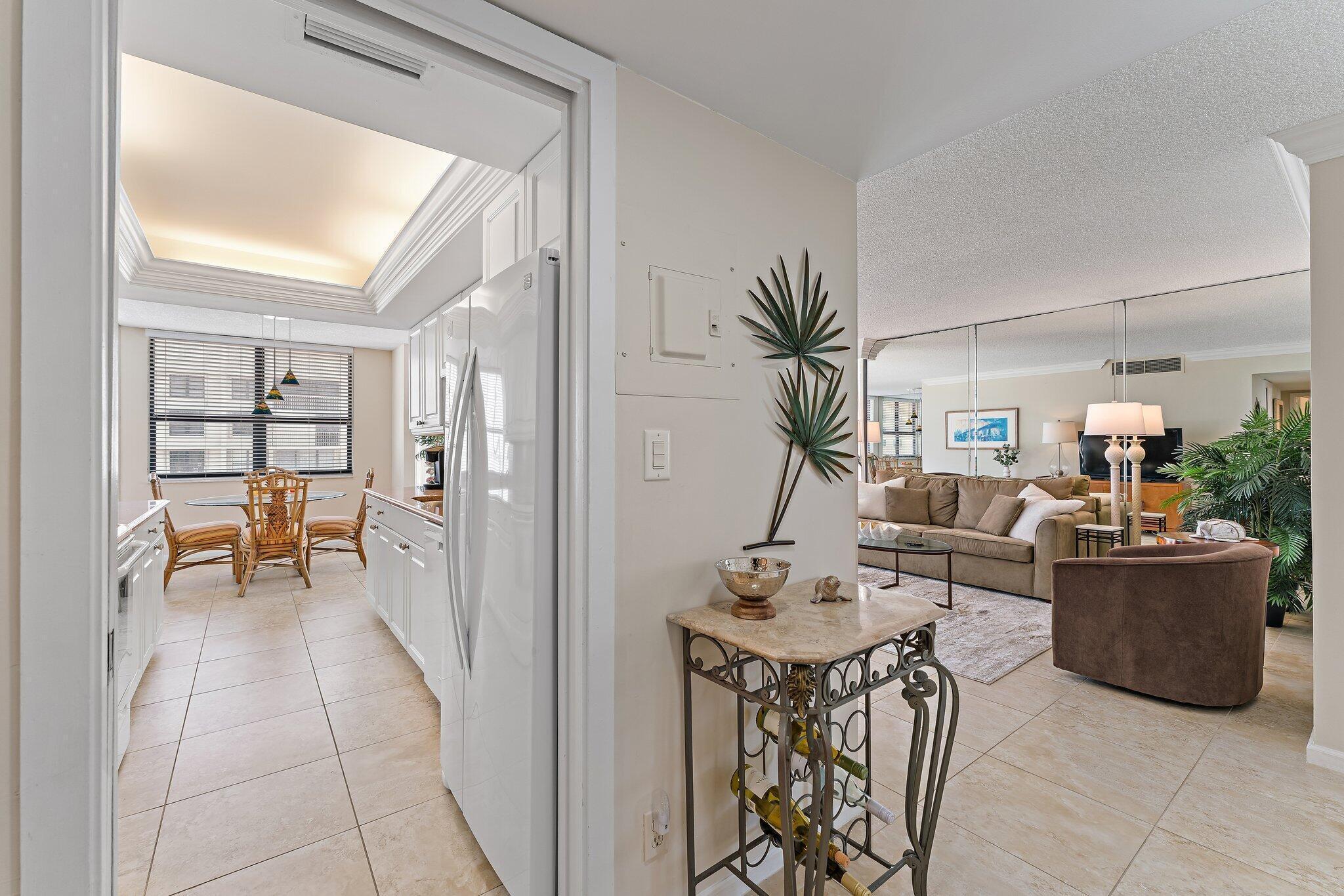 Image 4: 016-5480NOceanDr-B6b-SingerIsland-SMALL