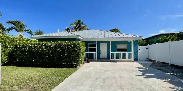 3458 Canal Court