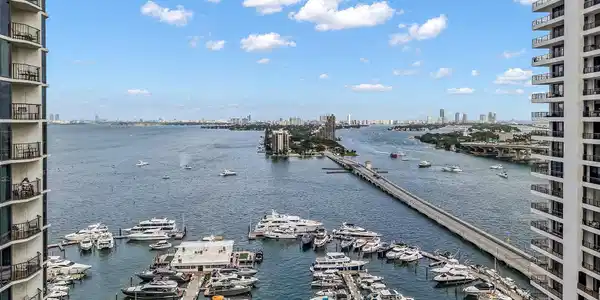 1717 N Bayshore Dr