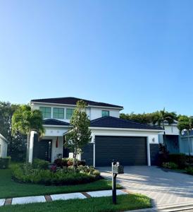 544 SE Fascino Circle