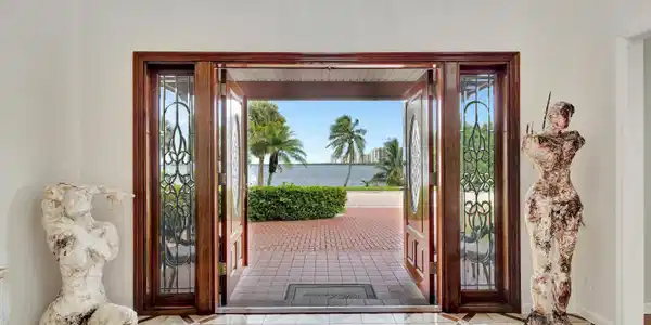1141 Pine Point Road