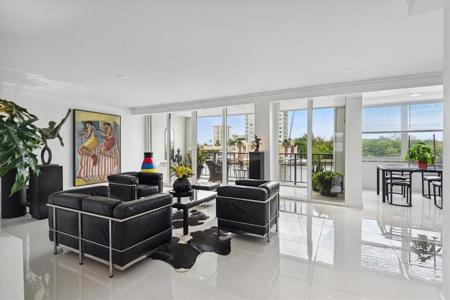 936 Intracoastal Dr