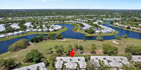 2424 SW Foxpoint Trail