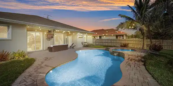 168 SW Oakridge Drive