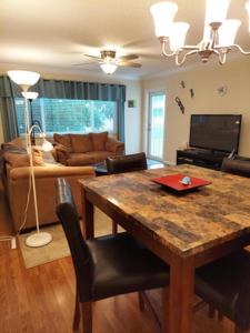 1516 S Lakeside Drive