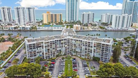 1000 Parkview Drive