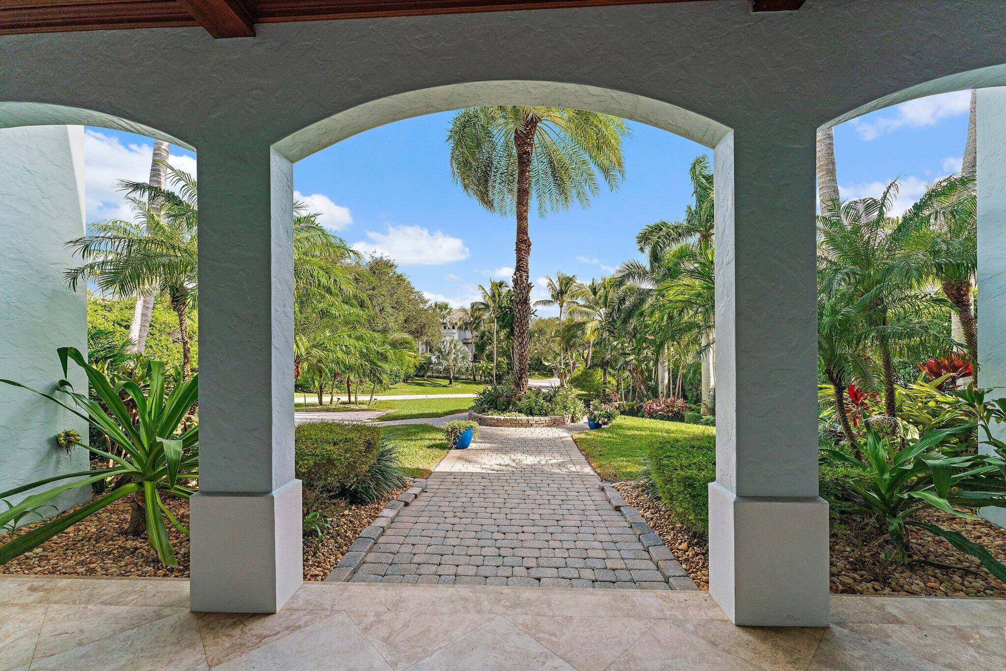 Image 4: Covered Entrance
