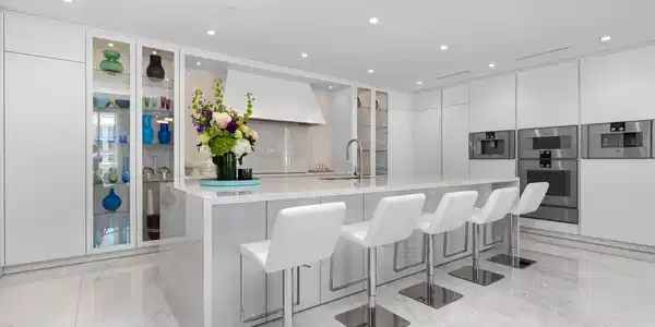Image 3: Kitchen