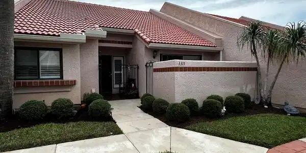 3315 SE La Prado Court
