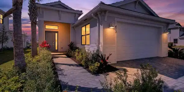 473 SE Fascino Circle