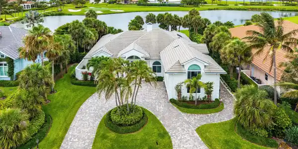 2925 SE Dune Drive