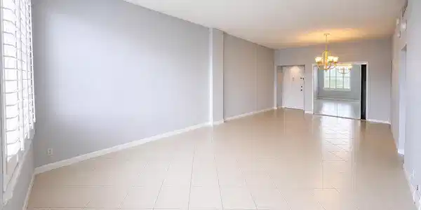Image 4: Living/Dining