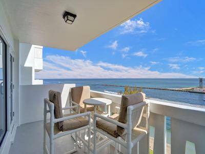 2100 S Ocean Dr