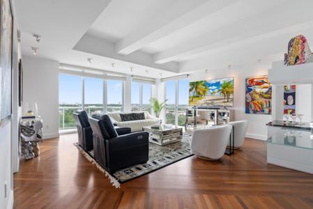 111 SE 8th Ave
