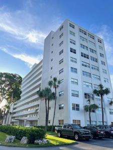 2555 NE 11th