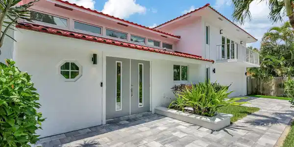 531 S Lakeside Drive
