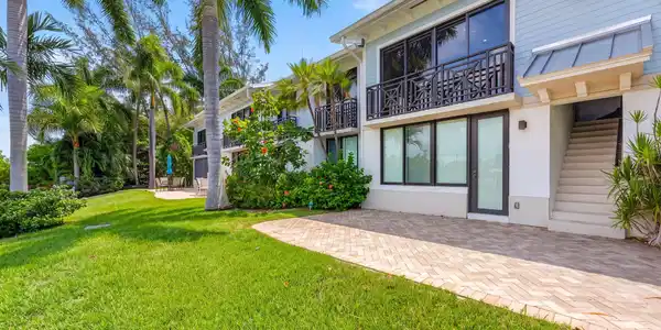 Image 4: on intracoastal