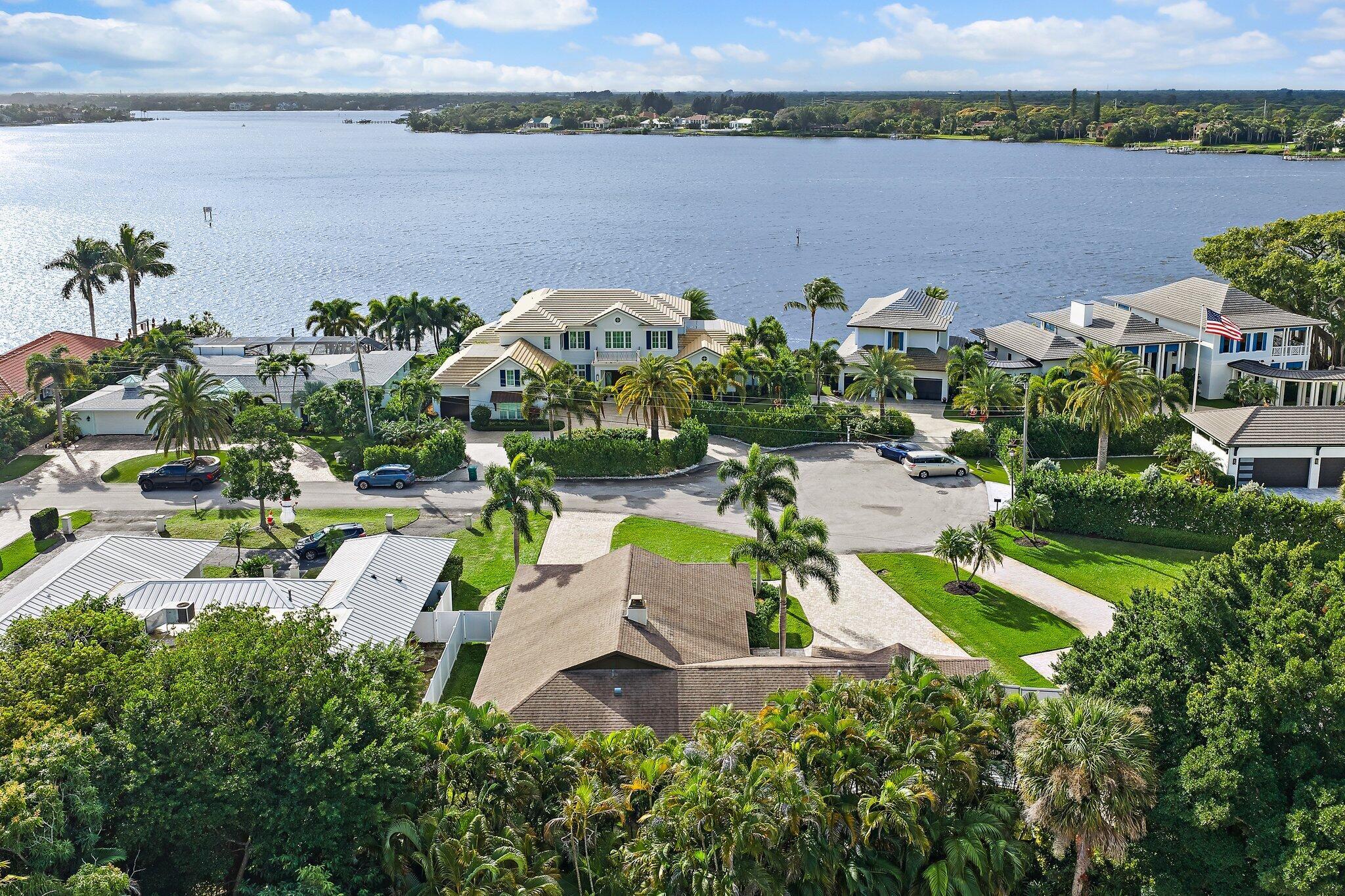 Image 4: 008-348RiverDr-Tequesta-SMALL