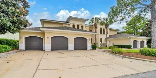5351 Pine Ridge Lane