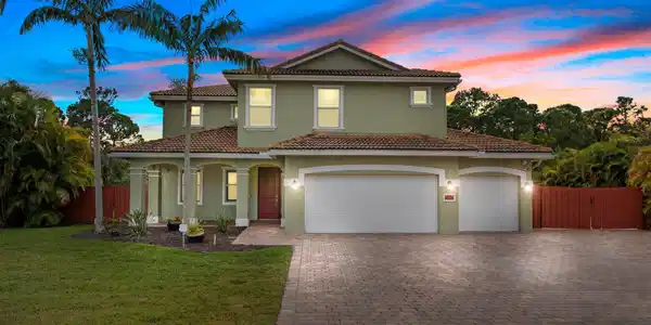 236 NE Abaca Way