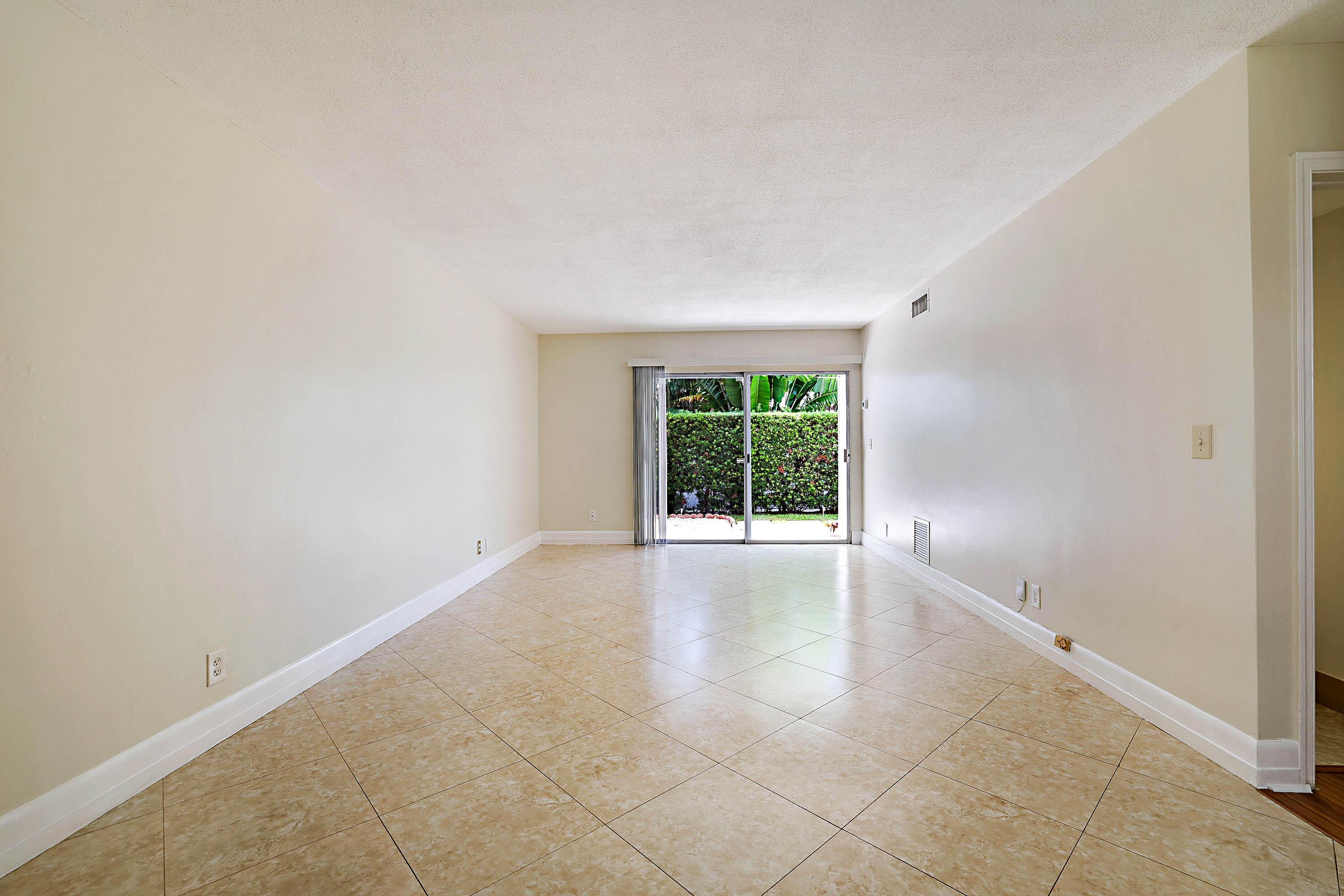 Image 4: YC family room