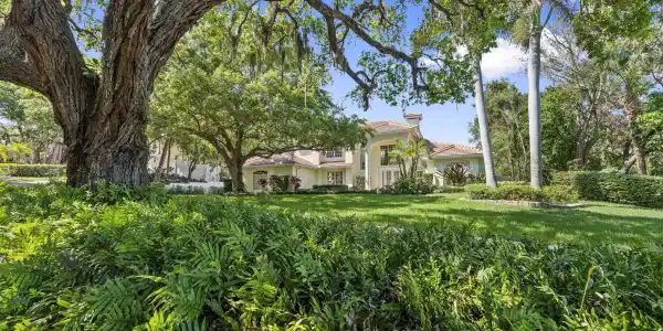 4 Castle Hill Way