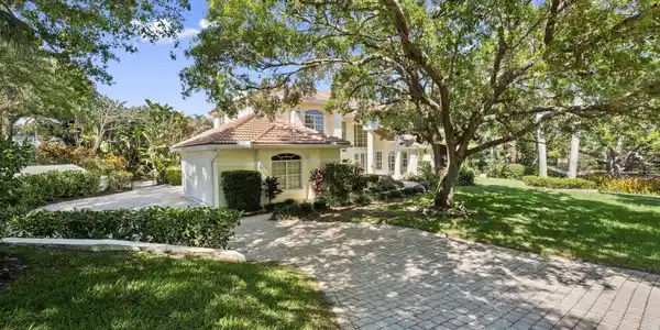 Image 4: 35-web-or-mls-DSC04246