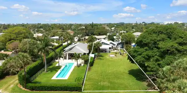 1408 N Lakeside Drive